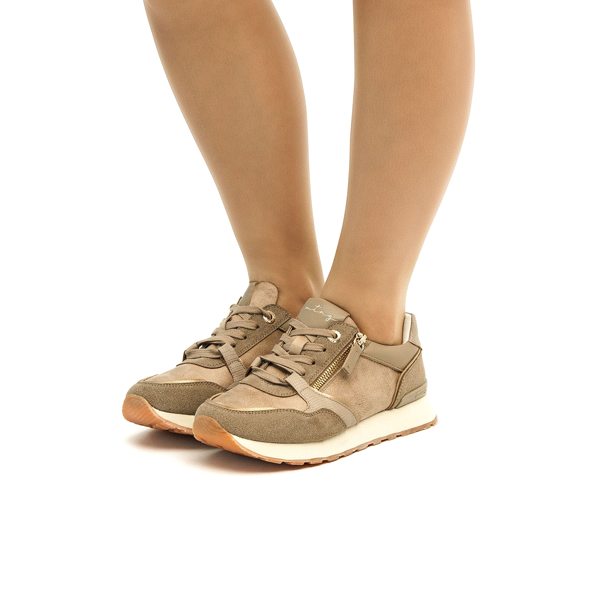 Zapatillas clearance mujer 42